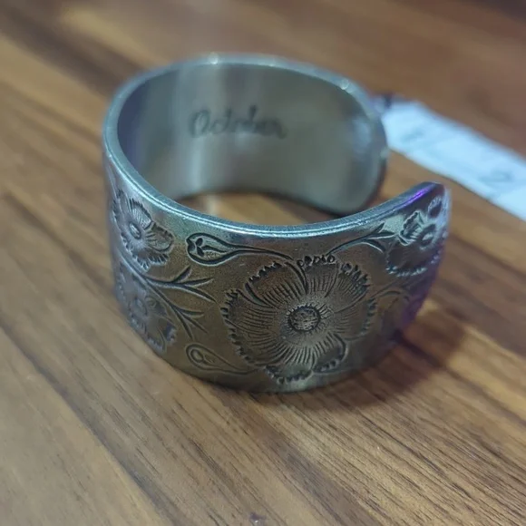 Salisbury pewter cuff bracelet October flowers cosmos silver tone - Picture 8 of 9